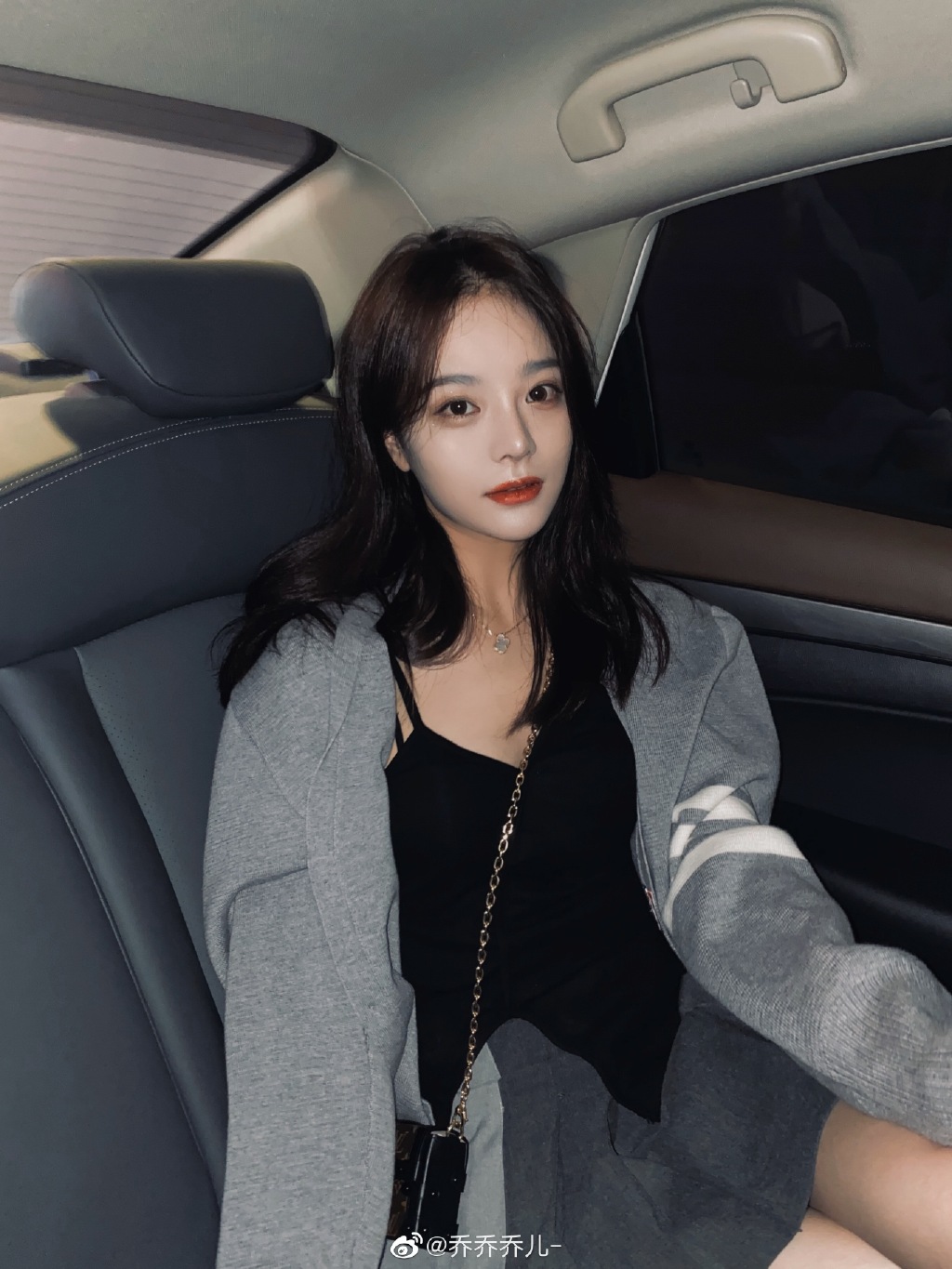 网红美女阿乔迷人自拍写真美照欣赏