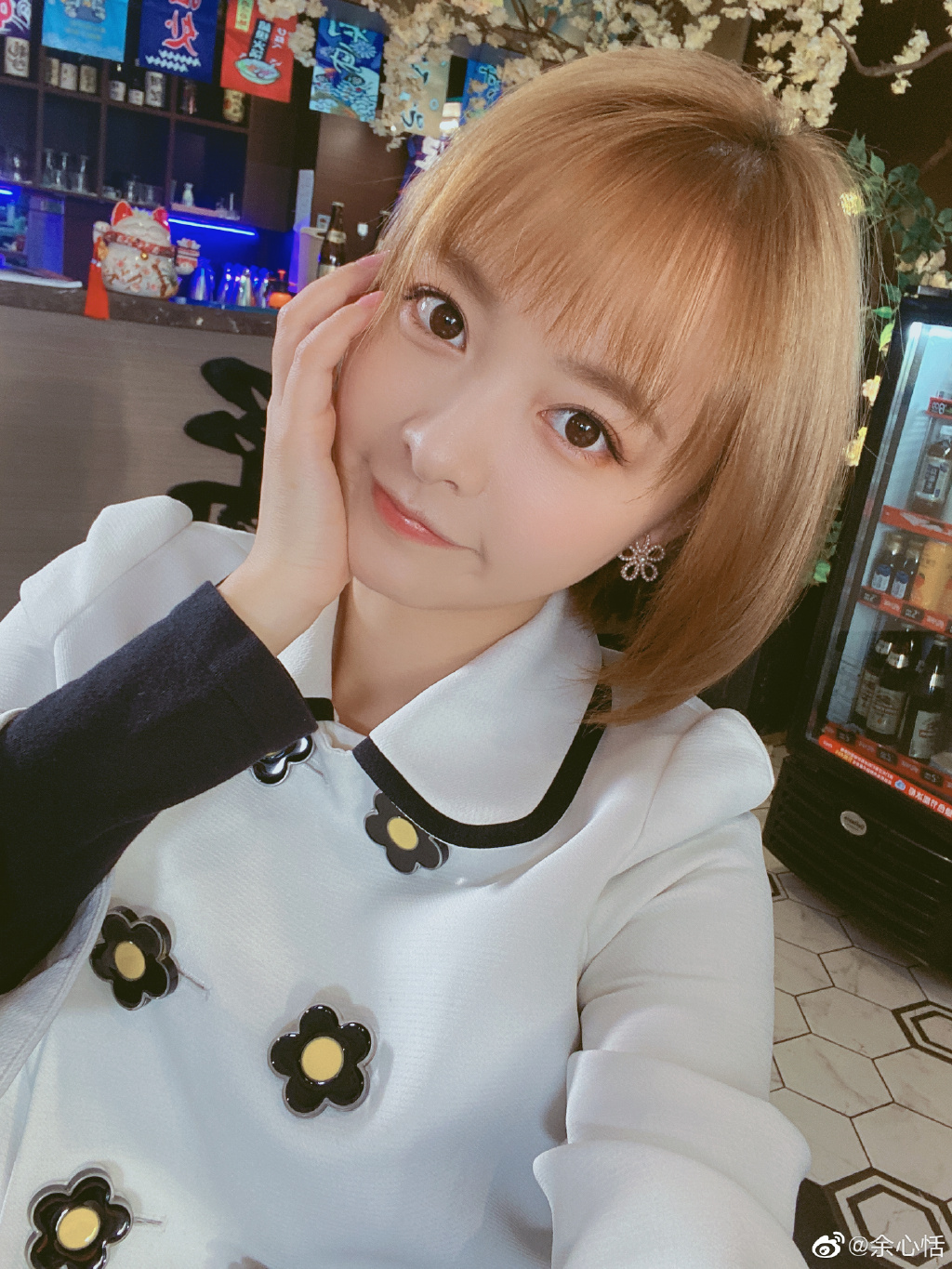 美女演员余心恬迷人写真美照欣赏