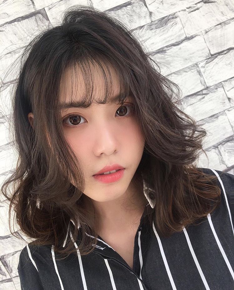 简单大方的微卷发造型烫,2019年女生都选择做这样的卷发