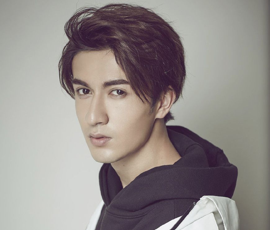 出生在新疆乌鲁木齐的米热,帅得很有辨识度!了解一下_高清图集_新浪网