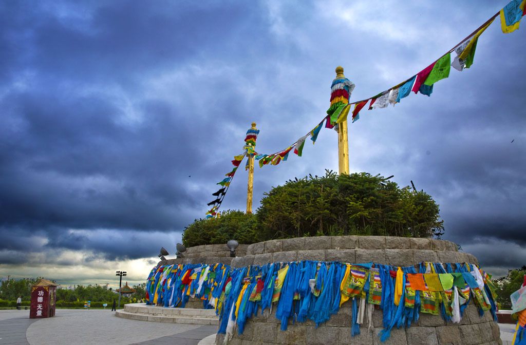 十三敖包崇尚数字的蒙古族人的重要祭祀载体