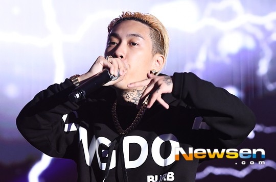 DOK2，离开自己设立的事务所…在insta发表“走各自的路”