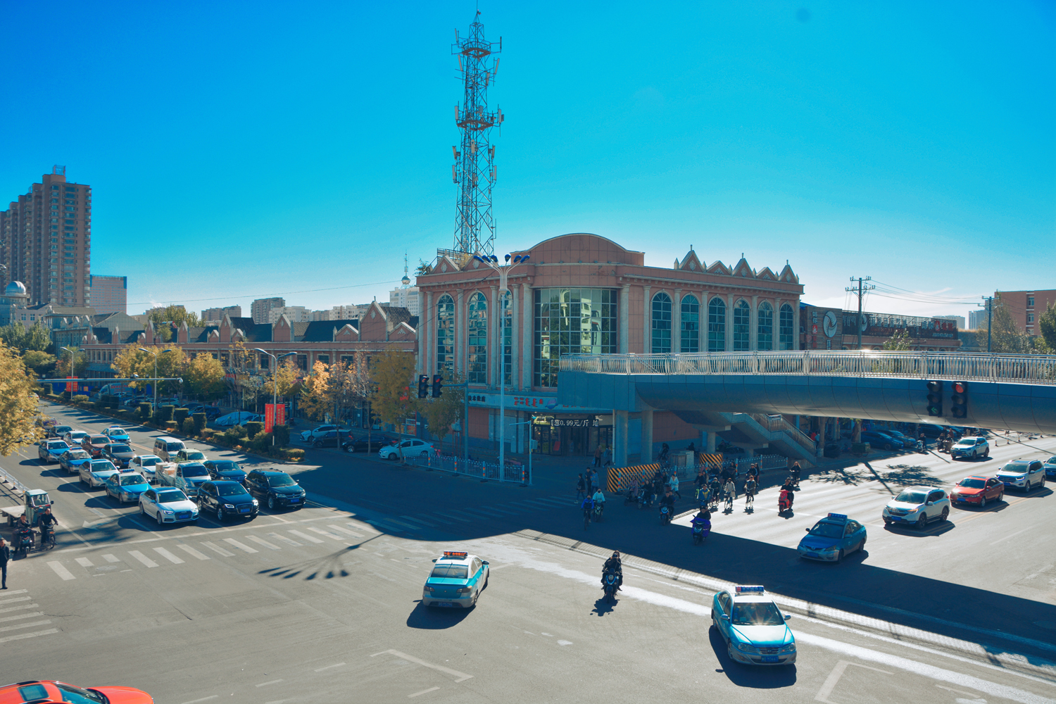 通辽市西拉木伦大街与交通路交汇处,原创摄影