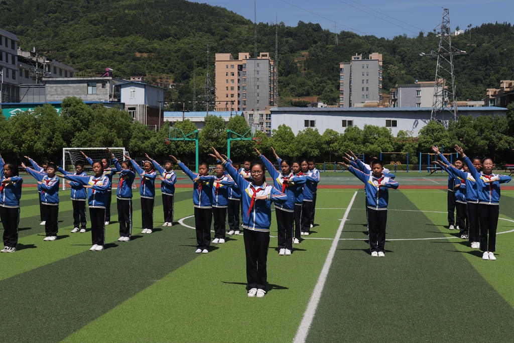 平利县城关二小举行第五届校园广播操比赛
