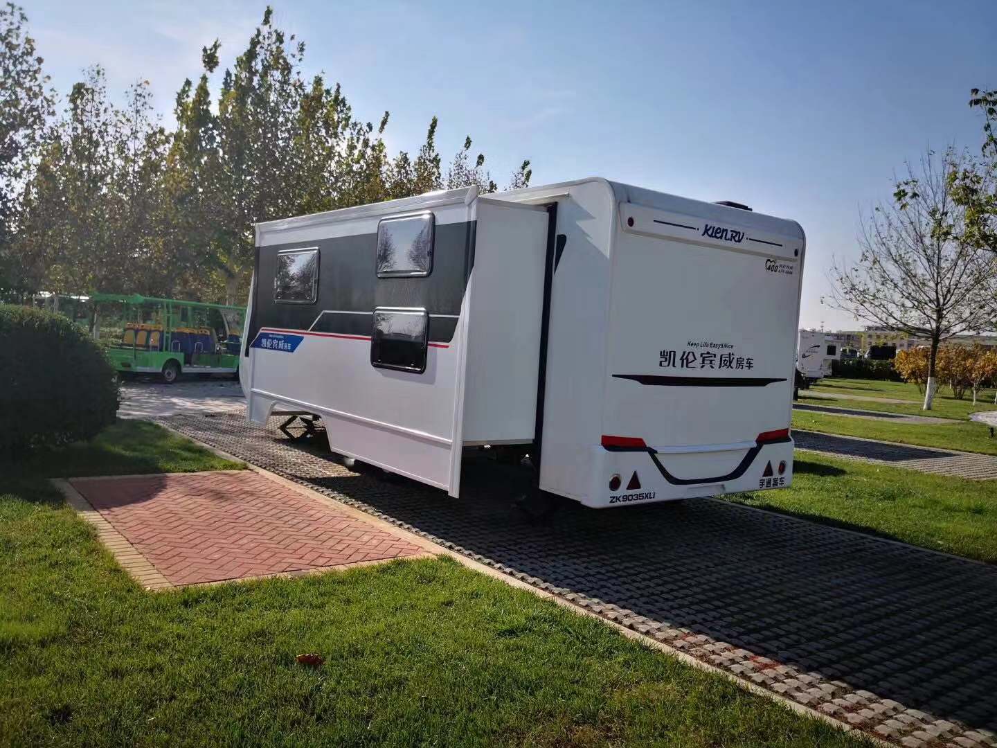 凯伦宾威8米拖挂房车,是一款专为家庭旅居设计的房车.