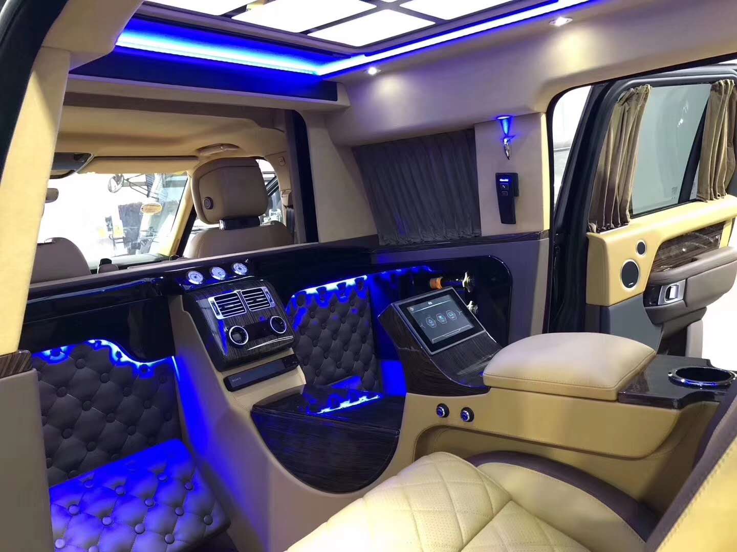 路虎皇家一号实车照片赏析3.0t豪华内饰亮瞎眼