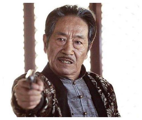 73岁王奎荣的娇妻,比他小37岁,竟是圈内熟悉的女演员