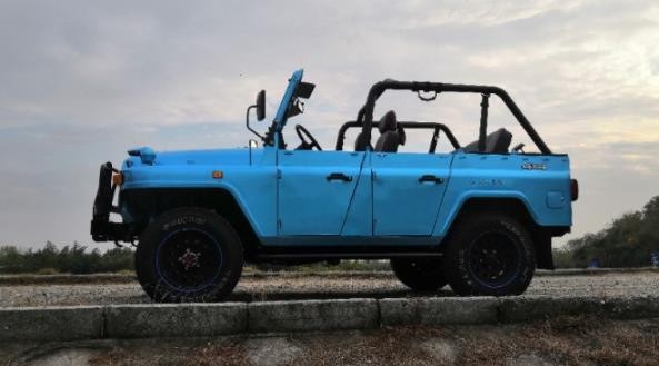 全新1.5t北汽bj212提车, 落地不足8万, 敞篷驾驶性能确实很不错!