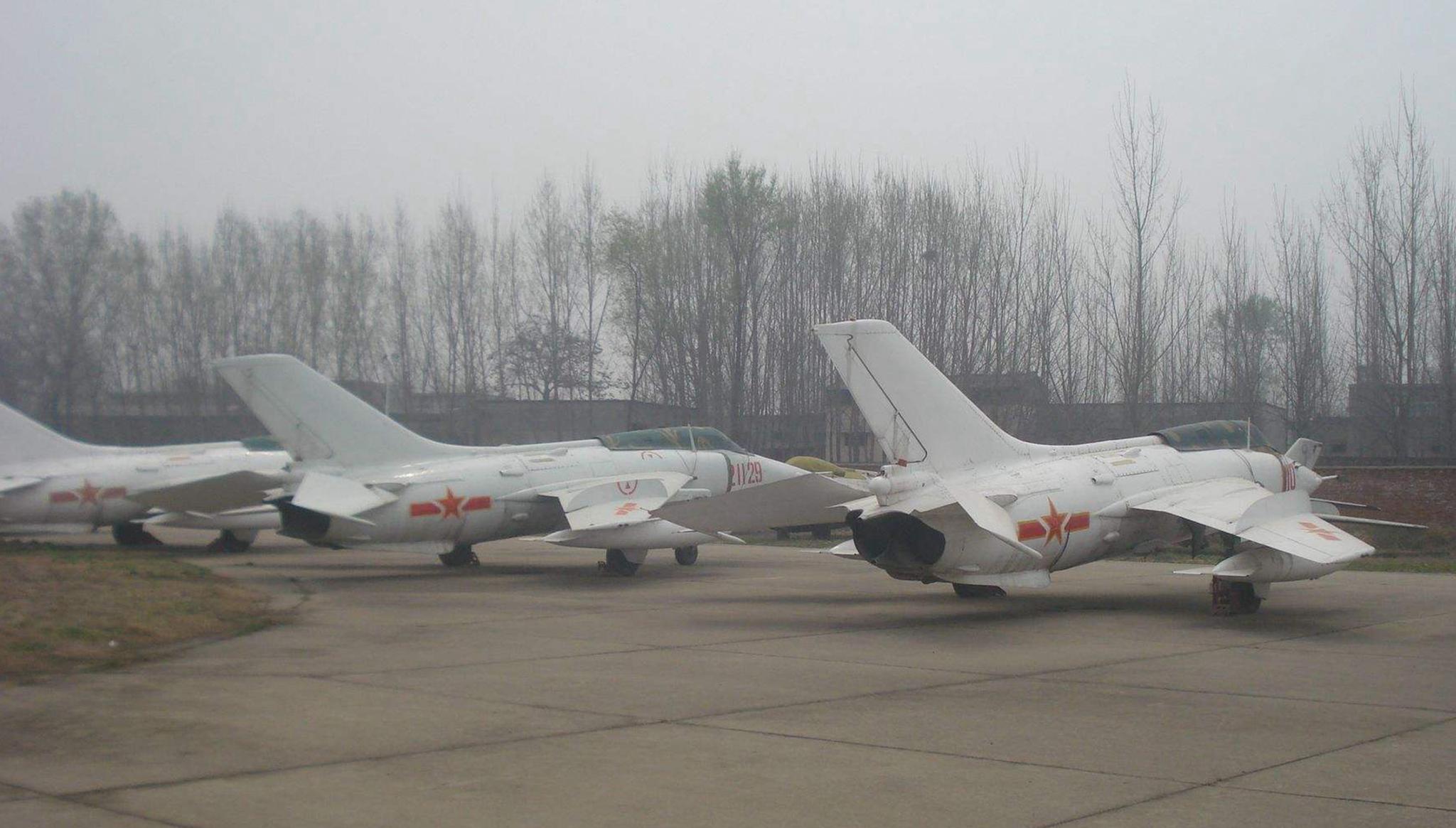 中国大山中的飞机坟场,里面为何有2000架战机?还承担着特殊用途