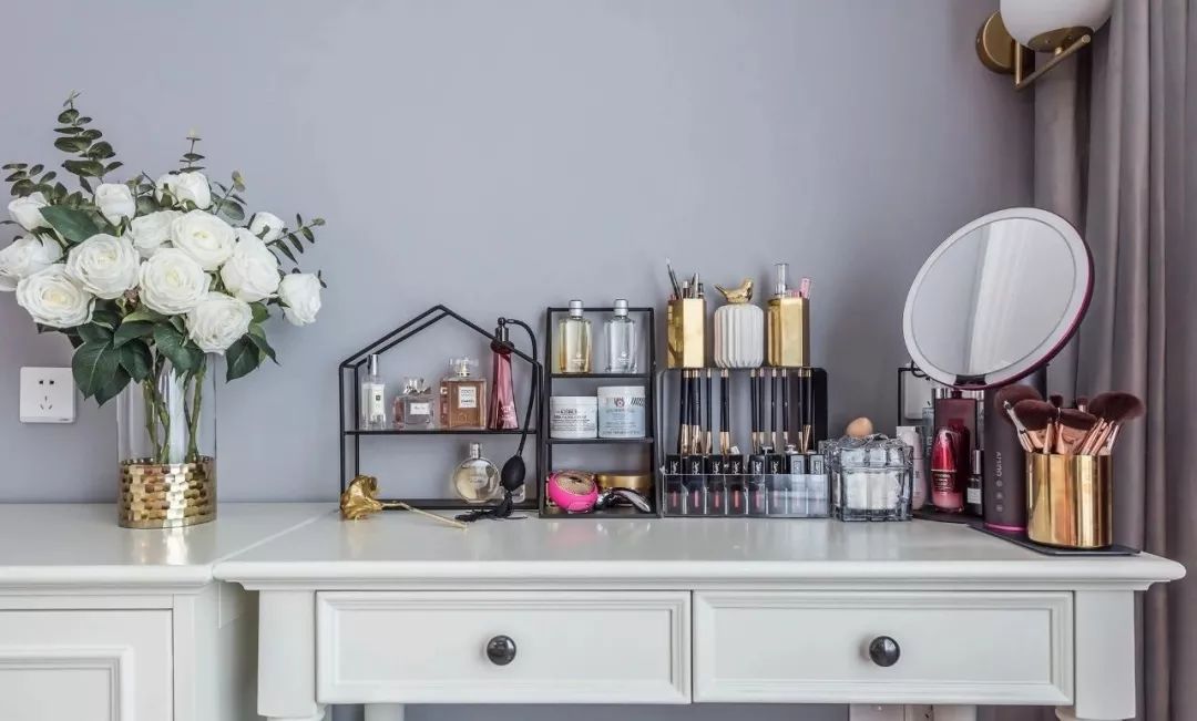 轻奢风三居,充满活力和温馨的婚房设计!