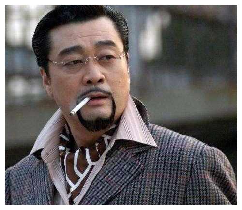 出生京剧世家,在tvb做国语配音12年,48岁回内地拍戏走红