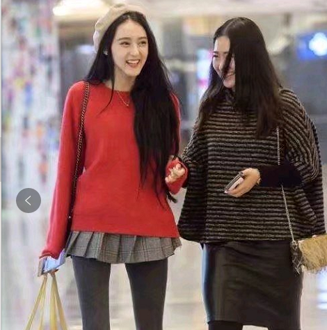 迪丽热巴曾称家里最丑,和表妹合照曝光后,网友:知道原因了