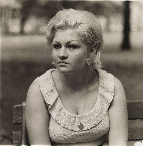 摄影界传奇人物 – diane arbus