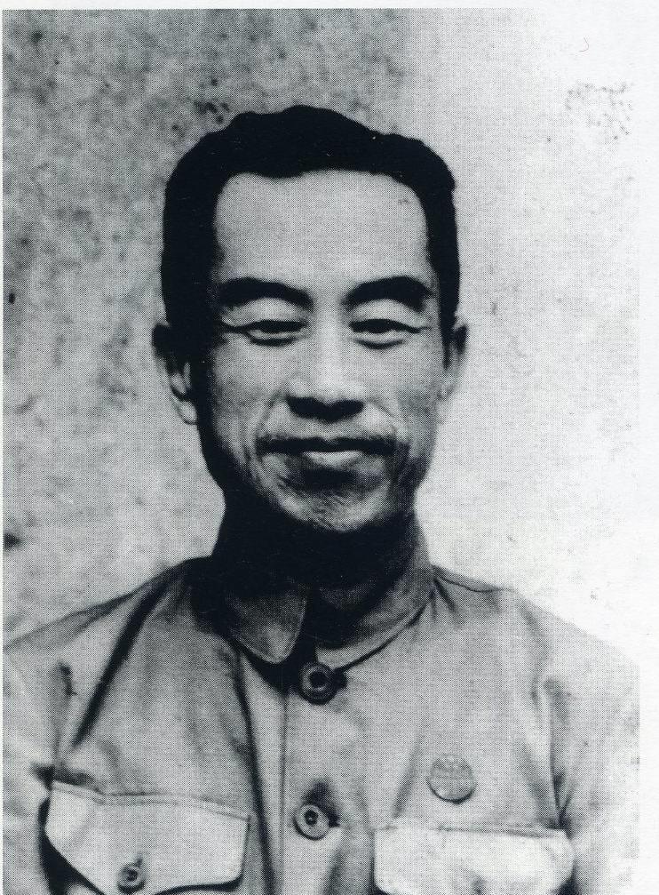 谭天度,生于1893年4月,广东高等师范学校毕业,1920年参加广州共产主义