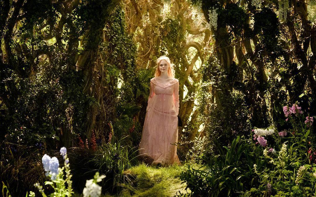 沉睡魔咒2打酱油的王子傻白甜的爱洛让人吐槽好在女巫够惊艳