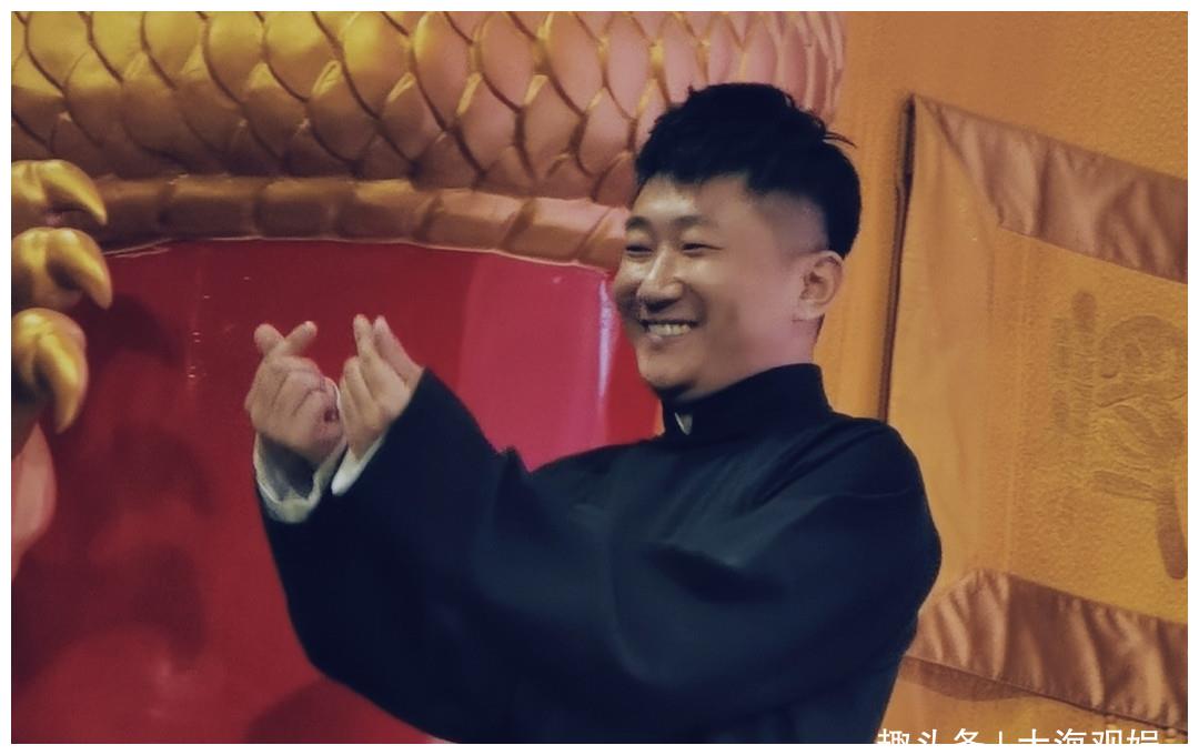 德云社一位宝藏男孩,文痞风格惹人喜爱,却因老妈的职业被关注