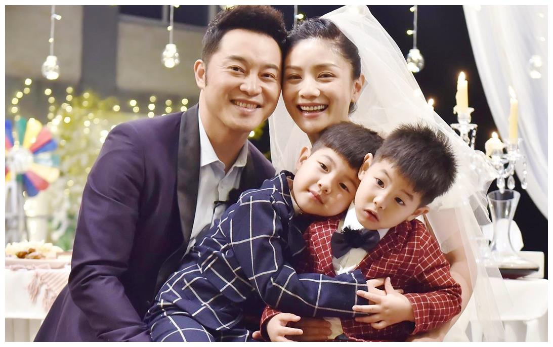 沙溢又双叒翻车!晒"炊事班"合照秀颜值,网友却发"丑照"反击