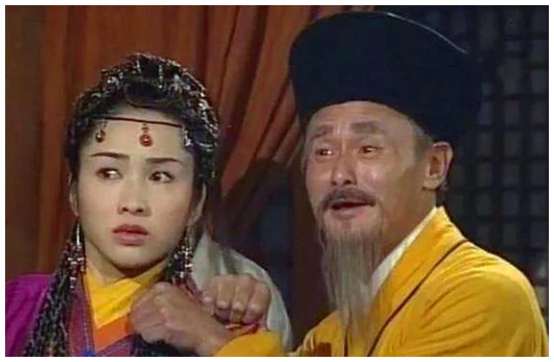 《倚天屠龙记》中成昆武功如何,总感觉没出手武功平平?