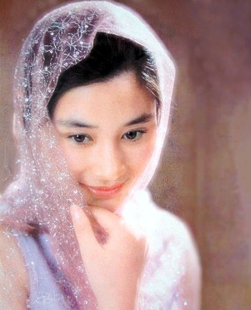 李凤绪12张老照片一代女星的青春岁月色彩斑斓韵味绵长