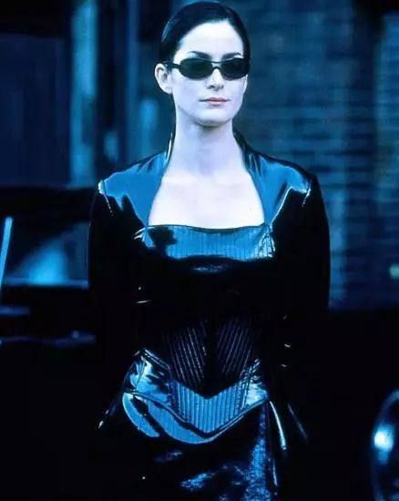 皮衣,或许只有她们才能穿出神韵!|黑夜传说|猫女|非常小特务_新浪新闻