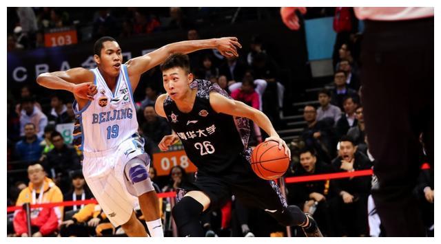 队的关注,并且他们都希望在齐麟毕业之后与他签约,但最终新疆还是占得