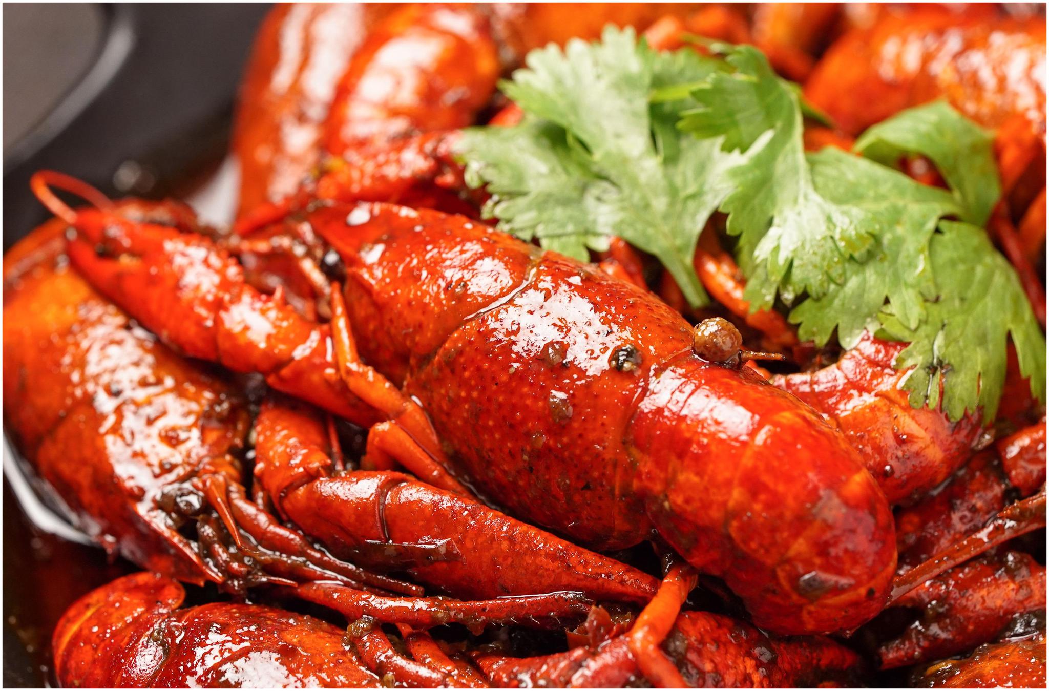 【黄油蒜蓉小龙虾×麻辣小龙虾】