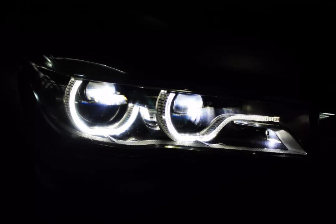 南京改灯 | 宝马7系升级原厂智能激光大灯改装实例,耀目不夺目!