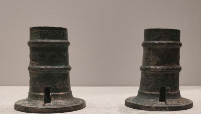 的孔人形车辖,洛阳博物馆藏组装好的辖軎轸(zhěn)——舆的底座和架子