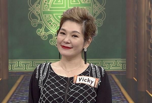 爱屈中恒的才气大嫂团成员vicky却为基诺李维秒弃夫