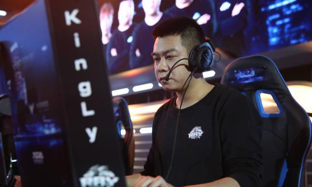 cf-11周年:白鲨王振化身"封号斗罗",23个玩家被封十年__财经头条