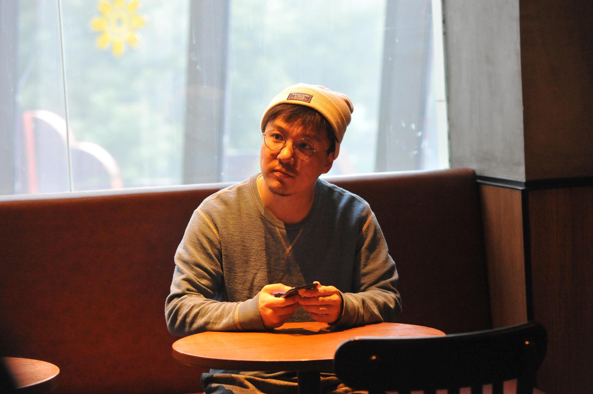 因头皮受伤息影七年,至今单身:不红不谈恋爱|孟智超|三毛|头皮_新浪