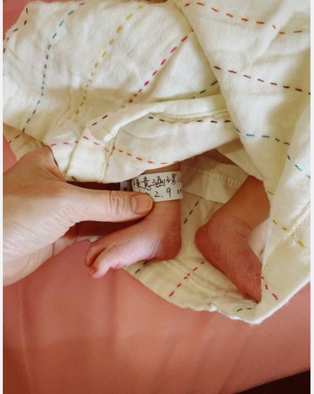 赵丽颖选日子太用心!生日官宣结婚,元旦官宣怀