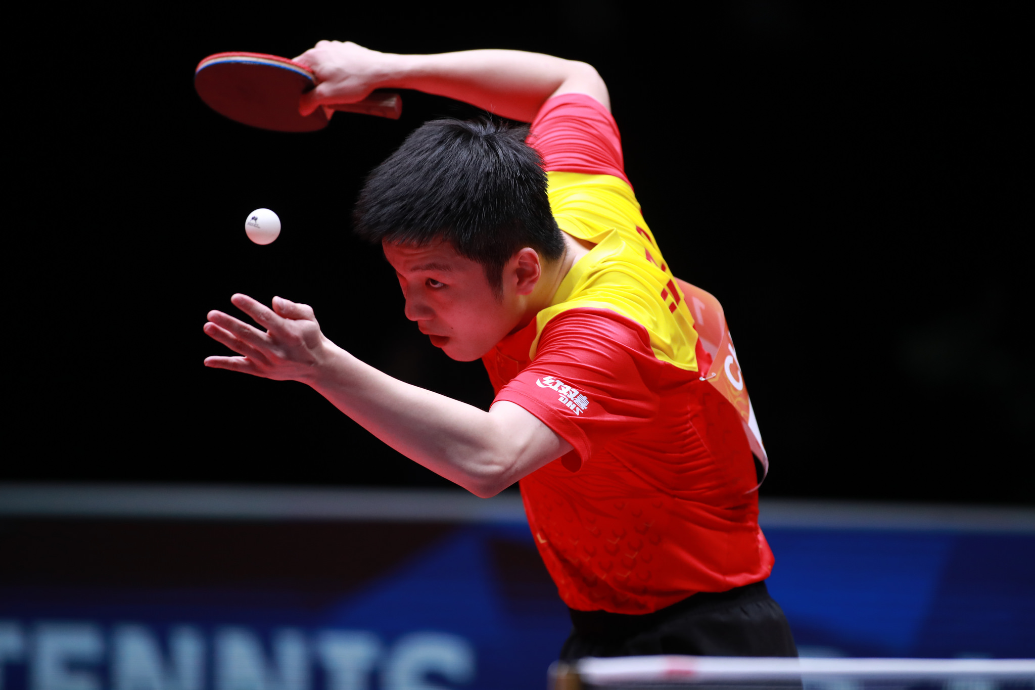 世界第一输球送大礼!天津男乒制造"寒流" 央视俩解说都感冒了