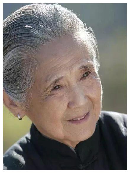 走好!著名女演员去世,77岁才一炮走红