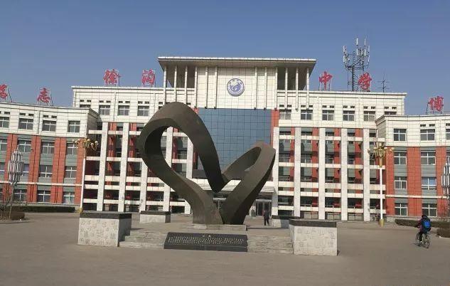 分班:共11个班,1901-1911为实验班,1906-1911为重点班2019徐沟中学