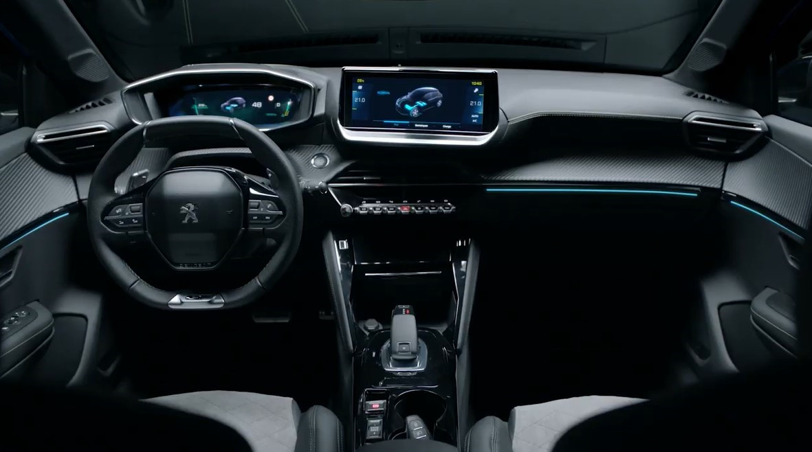 萌萌的狮王来了!獠牙大灯配上小巧的车身,新款标致208真不错