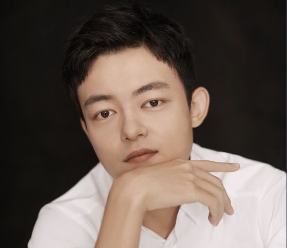 万国鹏,中国内地男演员,在黑龙江中医药大学学习三年后选择到横店当