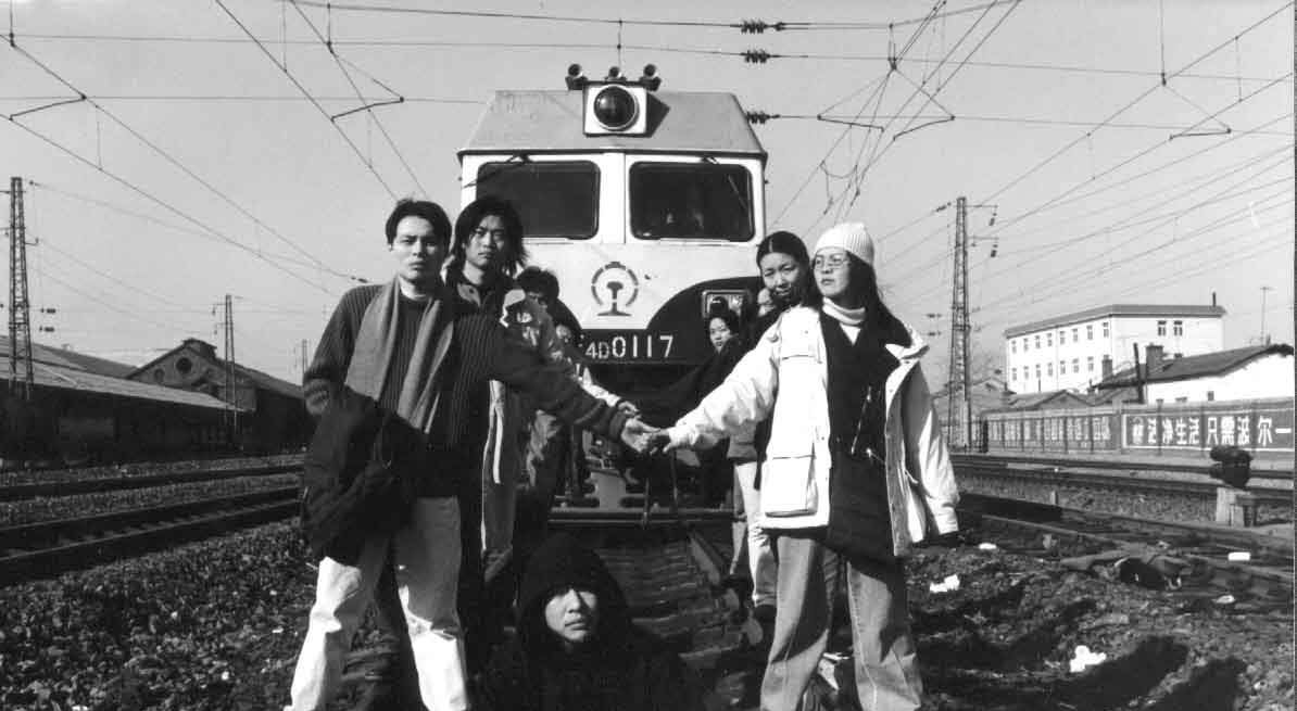 30年前的今天诗人海子离世最后一图是海子卧轨的那段铁轨