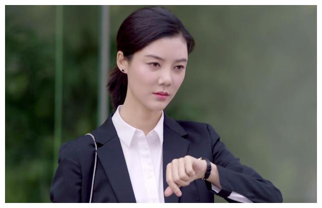 影帝张涵予人设崩塌被曝曾与车晓在美国约会窃窃私语毫不避讳