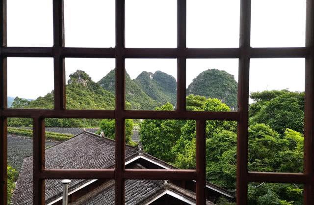 如果你还没有踏上那条梦寐的旅途不妨计划一下 "武鸣伊岭石头寨民宿"