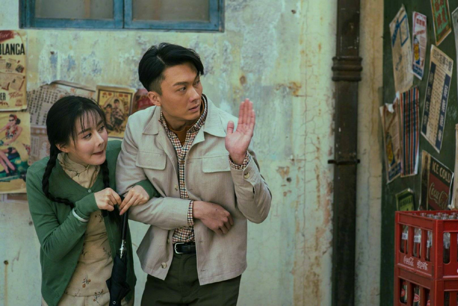 这部网络电影当中,反倒是云千千饰演的女二号,戏码比女一号还要丰富