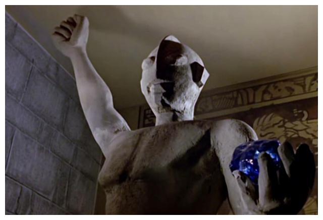 奥特曼同样是让奥特曼陷入苦战的甲虫安东拉和古瓦岗达谁强