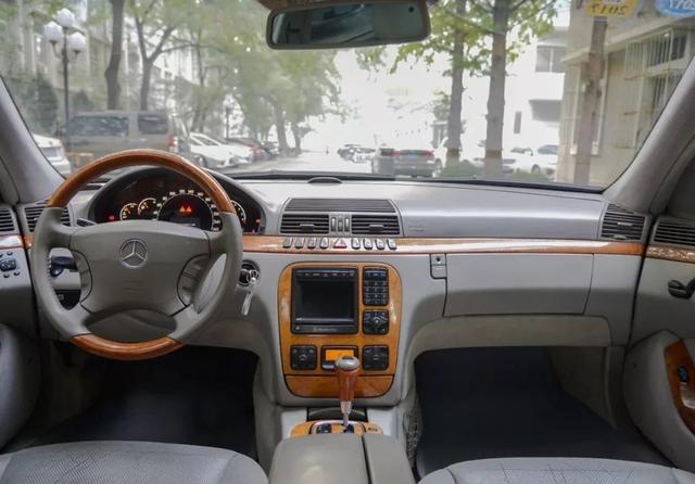 国内某地现身20年前的加长版蝴蝶奔如今仍价值900万