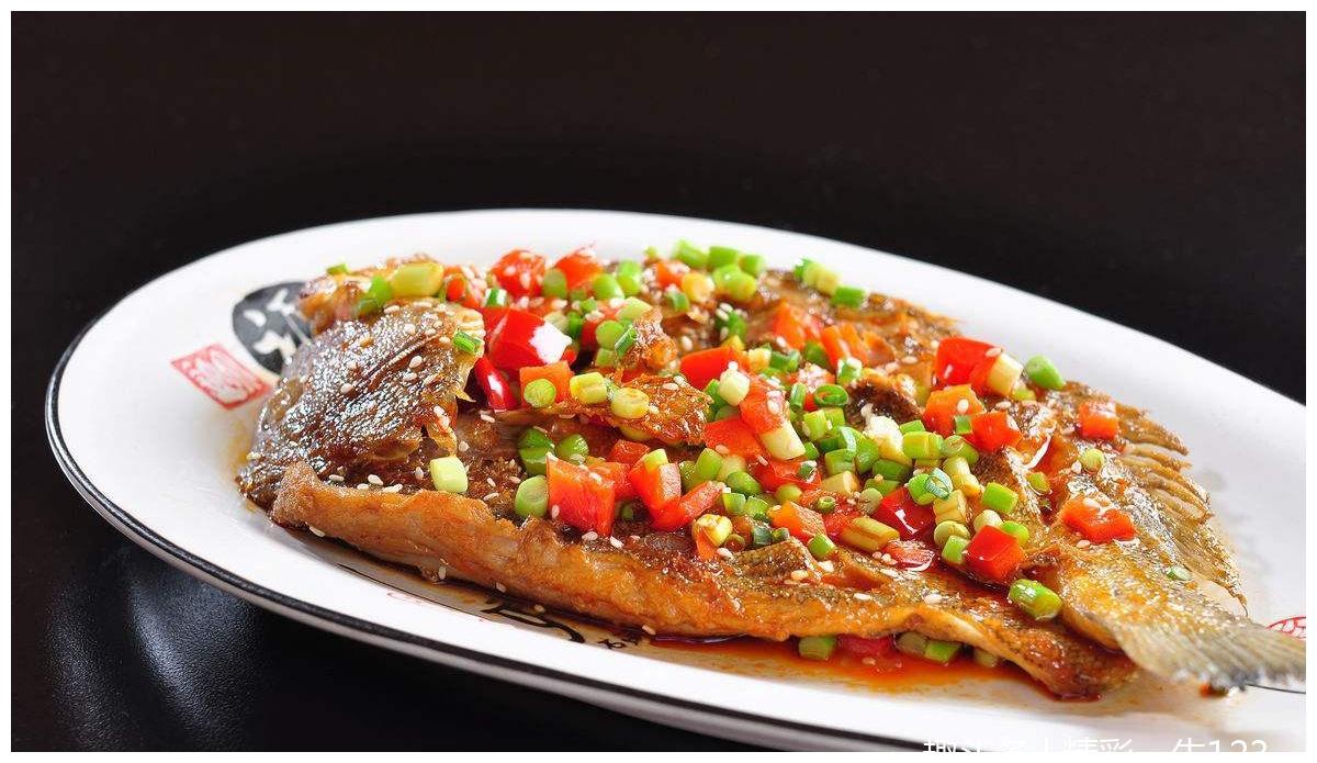 干烧武昌鱼色泽金黄脂肪肥厚肉质细糯