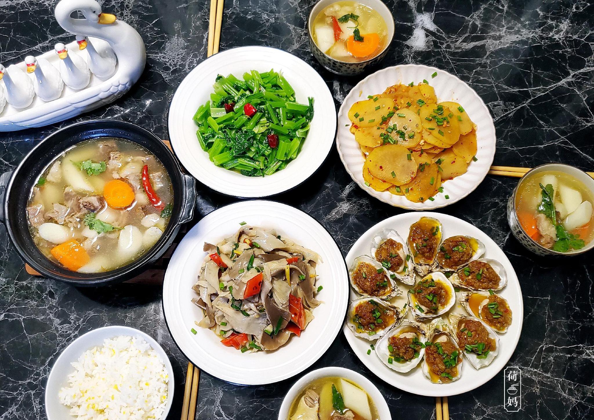 闺蜜来吃饭,我做了四菜一汤,都是简单好做的家常菜,营养又美味