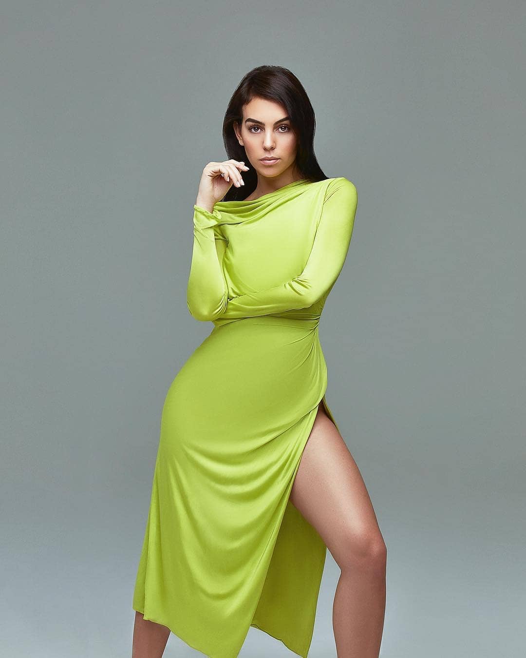 乔妹高贵冷艳写真大照!|乔治娜|c罗|杂志_新浪新闻