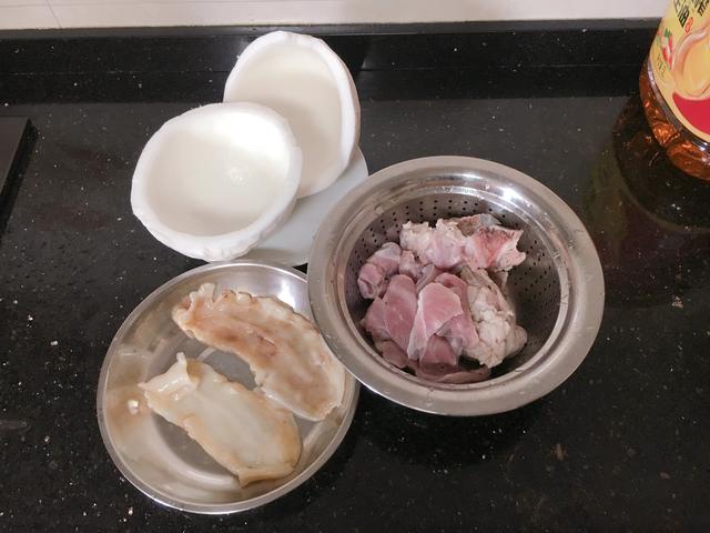 花胶椰子瘦肉汤 花胶椰子瘦肉汤