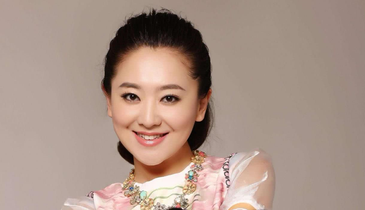 "月亮姐姐"王淏,隐藏了多年的富豪老公,是熟悉的他!