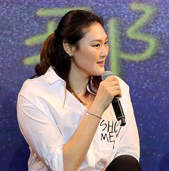 女排王一梅现状,曾扣晕木村沙织,而今瘦下来更显漂亮!