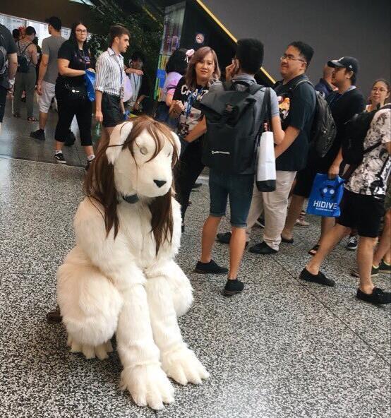 如今有人cos出了肖·塔克女儿和狗的合成兽,看到这一幕,无疑是唤醒了